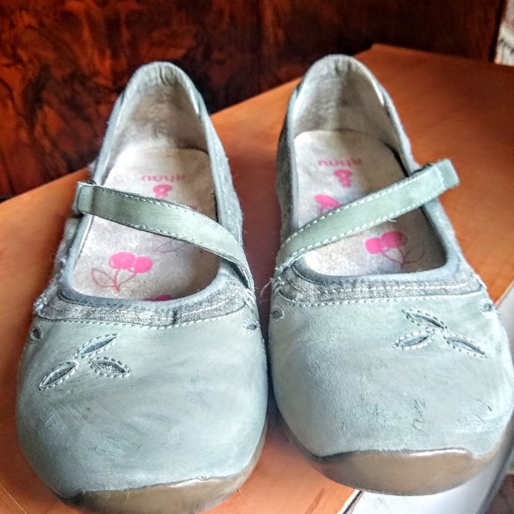 Ahnu Gracie Pro size 8